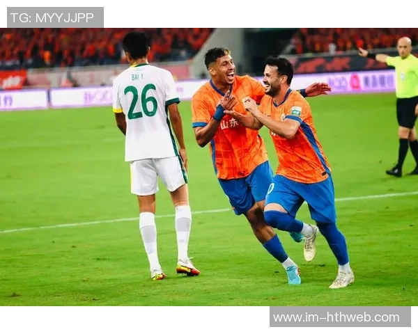 卡扎伊什维利与妻子共享东京之旅美好时光尽显劳逸结合生活态度